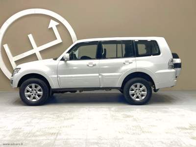 Mitsubishi Pajero Pajero 3.2 DI-D 16V aut. 5p. Intense DPF *GANCIO TRAINO*7 POSTI* Bianco usata Castrezzato