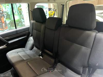 Mitsubishi Pajero Pajero 3.2 DI-D 16V aut. 5p. Intense DPF *GANCIO TRAINO*7 POSTI* Bianco usata Castrezzato
