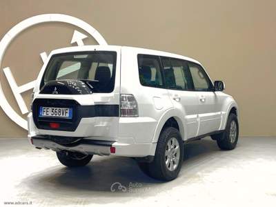 Mitsubishi Pajero Pajero 3.2 DI-D 16V aut. 5p. Intense DPF *GANCIO TRAINO*7 POSTI* Bianco usata Castrezzato