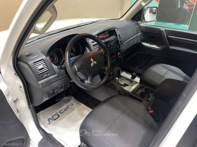 Mitsubishi Pajero Pajero 3.2 DI-D 16V aut. 5p. Intense DPF *GANCIO TRAINO*7 POSTI* Bianco usata Castrezzato
