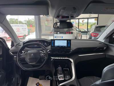 Peugeot 3008 BlueHDi 130 EAT8 S&S Allure Grigio usata Andria