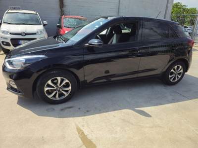 Hyundai i20  1.2 mpi Connectline 75cv 5p usata Aversa