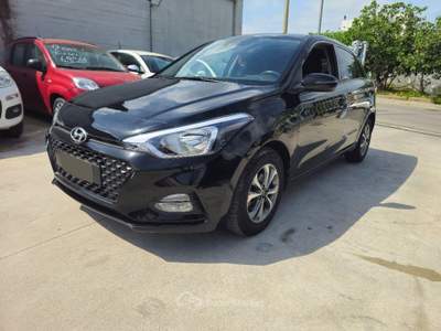 Hyundai i20  1.2 mpi Connectline 75cv 5p usata Aversa