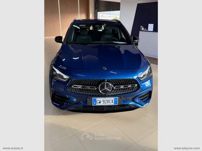 Mercedes-Benz GLA GLA 180 d Automatic Business Extra Blu/Azzurro usata Osio Sopra