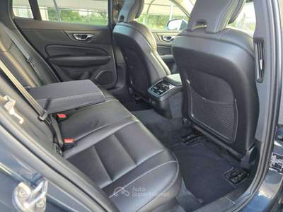 Volvo V60 Cross Country V60 II 2019 Cross Country 2.0 b4 Business Pro Line Blu/Azzurro usata Monte San Vito