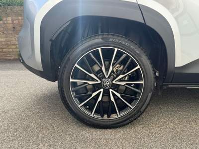 Toyota Yaris Cross 5p. E-CVT Adventure Argento usata Roma
