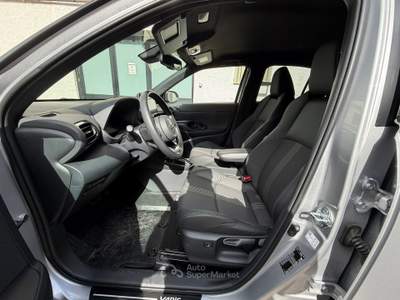 Toyota Yaris Cross 5p. E-CVT Adventure Argento usata Roma
