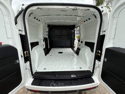 Fiat Doblò DOBLO 1.6 MJT 120CV MAXI 3 POSTI NAVI S&S PL-TN Cargo Bianco usata Mesagne