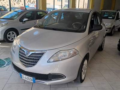 Lancia Ypsilon NEOPATENATI DISTRIBUZIONE FATTA Argento usata Follonica