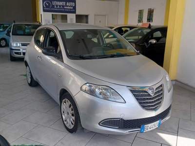 Lancia Ypsilon NEOPATENATI DISTRIBUZIONE FATTA Argento usata Follonica