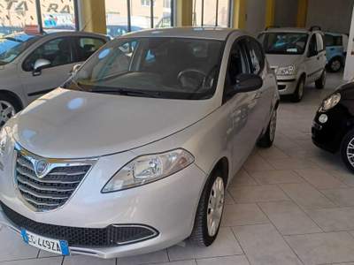 Lancia Ypsilon NEOPATENATI DISTRIBUZIONE FATTA Argento usata Follonica
