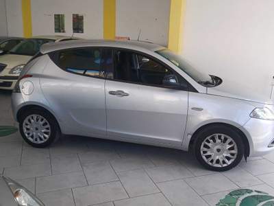Lancia Ypsilon NEOPATENATI DISTRIBUZIONE FATTA Argento usata Follonica