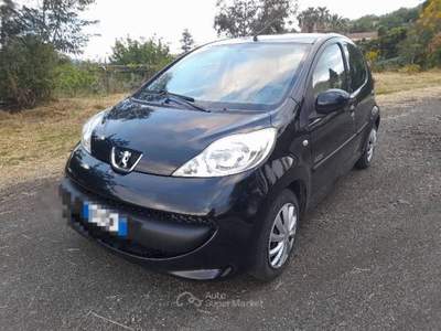 Peugeot 107 peugeot Sweet Years 1.0 benzina  Nero usata Linguaglossa