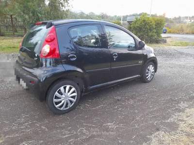 Peugeot 107 peugeot Sweet Years 1.0 benzina  Nero usata Linguaglossa