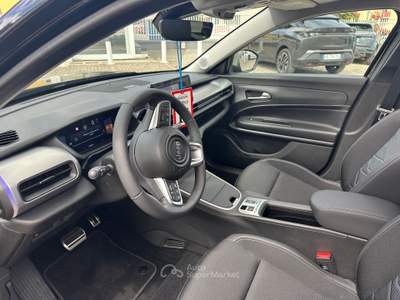 Jeep Avenger 100 CV MHEV Summit Automatica Nero usata Sant'Anastasia