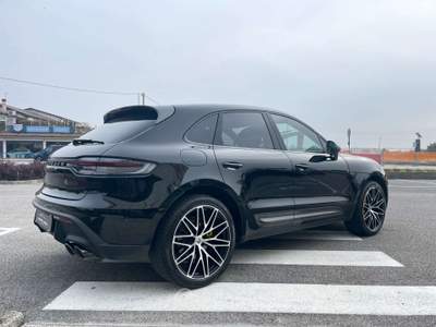 Porsche Macan MACAN  T 2023 2.0 265cv pdk Nero usata Campo San Martino