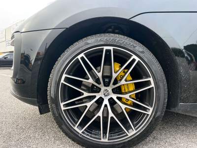 Porsche Macan MACAN  T 2023 2.0 265cv pdk Nero usata Campo San Martino