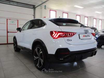 Audi Q3 Q3 Sportback (35) 2.0 TDI Identity Black S-Tronic Bianco usata Fossano