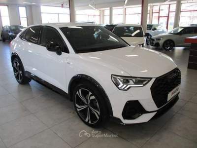 Audi Q3 Q3 Sportback (35) 2.0 TDI Identity Black S-Tronic Bianco usata Fossano