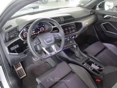Audi Q3 Q3 Sportback (35) 2.0 TDI Identity Black S-Tronic Bianco usata Fossano