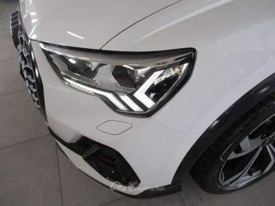 Audi Q3 Q3 Sportback (35) 2.0 TDI Identity Black S-Tronic Bianco usata Fossano