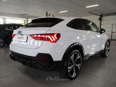 Audi Q3 Q3 Sportback (35) 2.0 TDI Identity Black S-Tronic Bianco usata Fossano