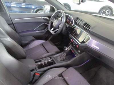 Audi Q3 Q3 Sportback (35) 2.0 TDI Identity Black S-Tronic Bianco usata Fossano