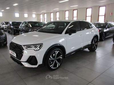 Audi Q3 Q3 Sportback (35) 2.0 TDI Identity Black S-Tronic Bianco usata Fossano