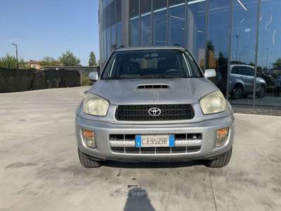 Toyota RAV4 2.0 Tdi D-4D cat 5 porte Sol Argento usata Pieve di Cento