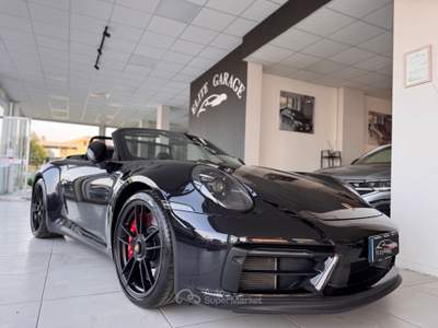 Porsche 911 Carrera 4 GTS Cabriolet * IVA ESP* Nero usata CARESANABLOT