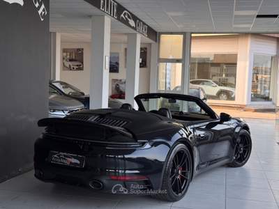 Porsche 911 Carrera 4 GTS Cabriolet * IVA ESP* Nero usata CARESANABLOT