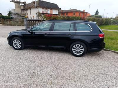Volkswagen Passat Passat Variant 2.0 tdi Highline 150cv dsg 7m Nero usata Guidizzolo