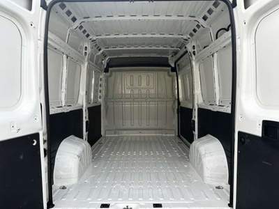Citroen Jumper 33 2.2 BlueHDi 120 CV L2H2 Furgone Bianco usata Roma