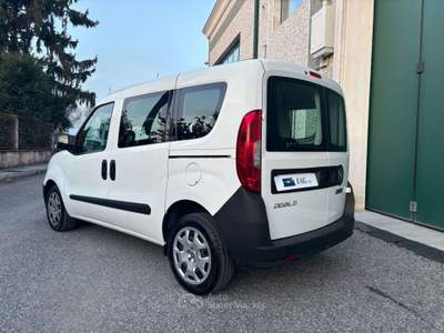 Fiat Doblò 1.6 M-Jet 90 cv COMBI 5 POSTI N1 Bianco usata Cazzago San Martino