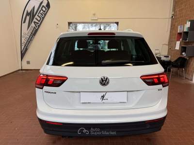 Volkswagen Tiguan 1.6 tdi Business 115cv Bluemotion Technology Bianco usata Ferrara