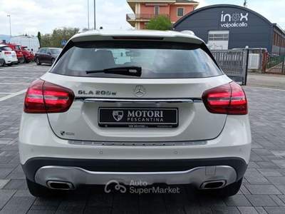 Mercedes-Benz GLA GLA 200 d Executive auto *NEOPATENTATI* Bianco usata Pescantina