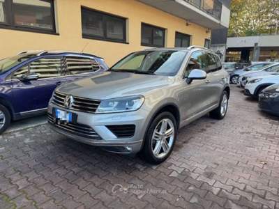 Volkswagen Touareg 3.0 TDI 204 CV tiptronic BlueMotion Techn. Executi Argento usata Sesto San Giovanni