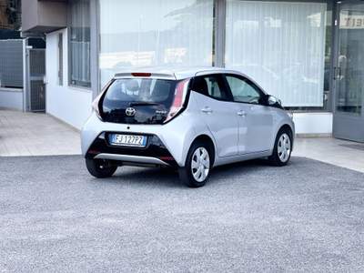 Toyota Aygo 1.0 Benzina 69CV E6 Neo - 2017 Grigio usata Roma