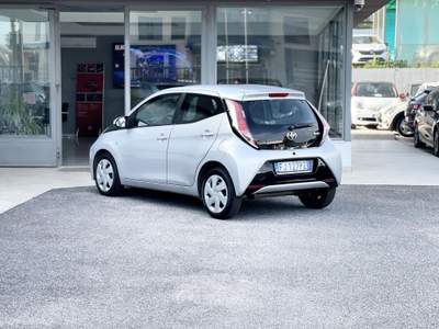 Toyota Aygo 1.0 Benzina 69CV E6 Neo - 2017 Grigio usata Roma