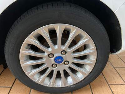 Ford B-Max 1.0 EcoBoost 100 CV Titanium Tetto Pano Bianco usata Melegnano