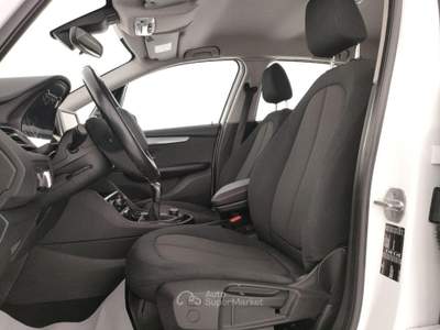 BMW Serie 2 Active Tourer 216d d Active Tourer Luxury Bianco usata Barletta