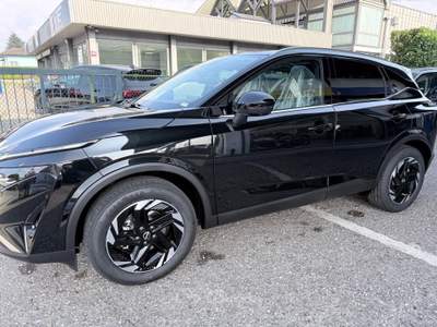 Nissan Qashqai 1.3 mhev N-Connecta 4wd 158cv xtronic Giallo usata MALNATE