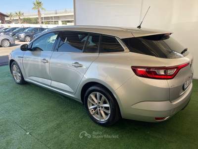 Renault Mégane MEGANE 1.5 DIESEL 110CV STATION WAGON Grigio usata Giugliano