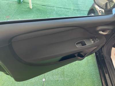 Fiat Punto Evo BENZINA 70CV Nero usata Giugliano