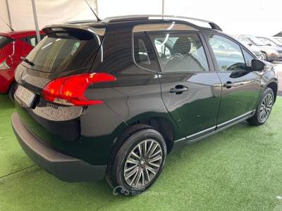 Peugeot 2008 1.2 BENZINA 82CV Nero usata Giugliano