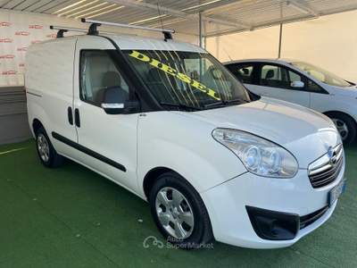 Opel Combo 1.6 DIESEL 105CV FURGONATO Bianco usata Giugliano