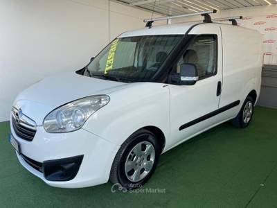 Opel Combo 1.6 DIESEL 105CV FURGONATO Bianco usata Giugliano