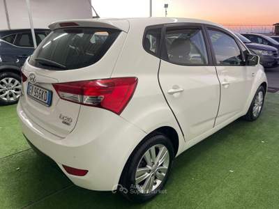 Hyundai ix20 1.4 DIESEL 90CV COMFORT Bianco usata Giugliano
