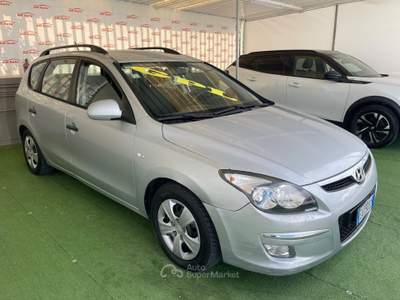 Hyundai i30 1.4 BENZINA/GPL 109CV Argento usata Giugliano