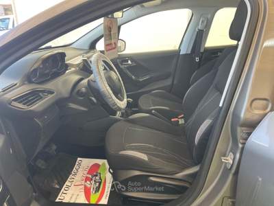 Peugeot 208 1.2 BENZINA 82CV Oro usata Giugliano